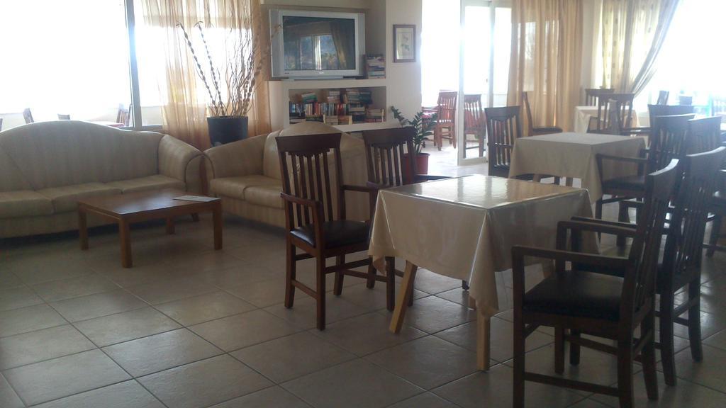 Hotel Athinoula 2*