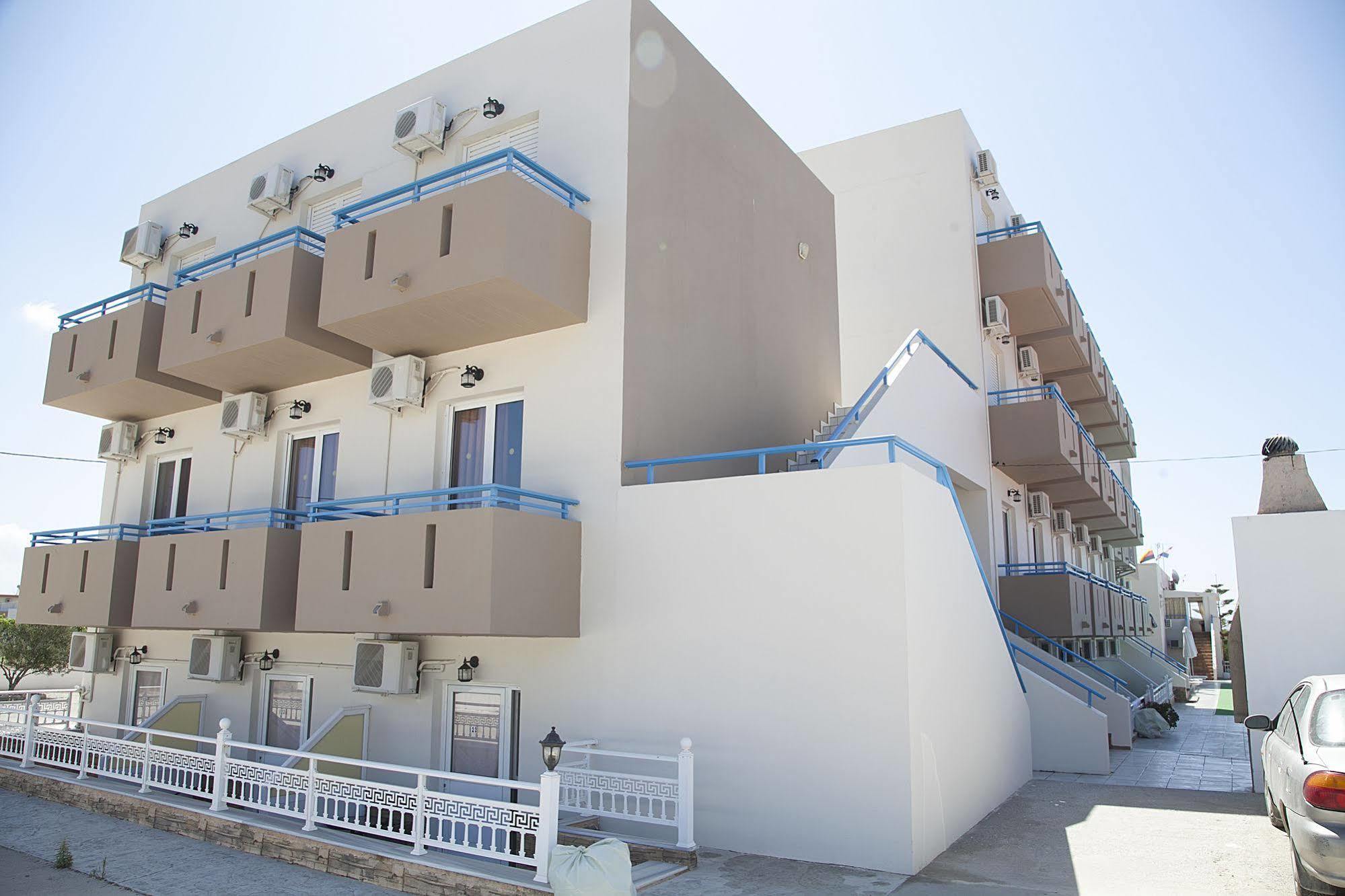 Athinoula Hotel 2*
